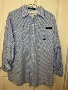 Columbia Men’s Blue and White Gingham Button-Down Fishing Shirt